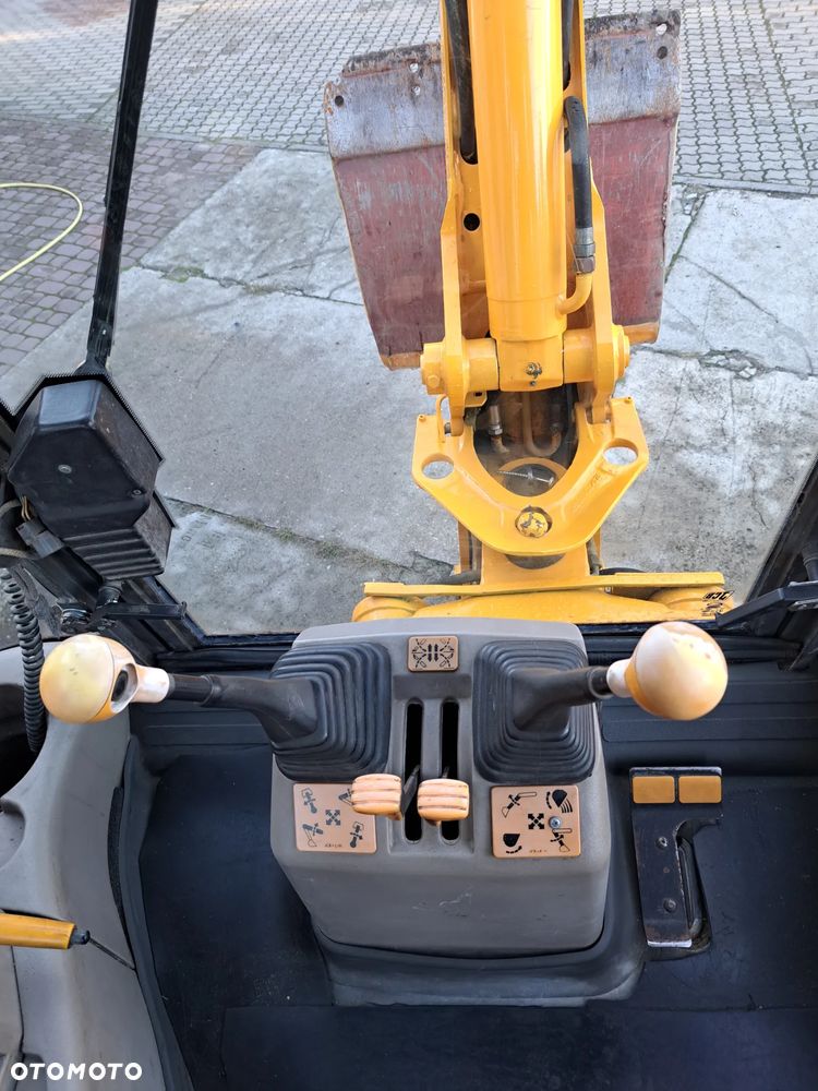 JCB 4CX - 11