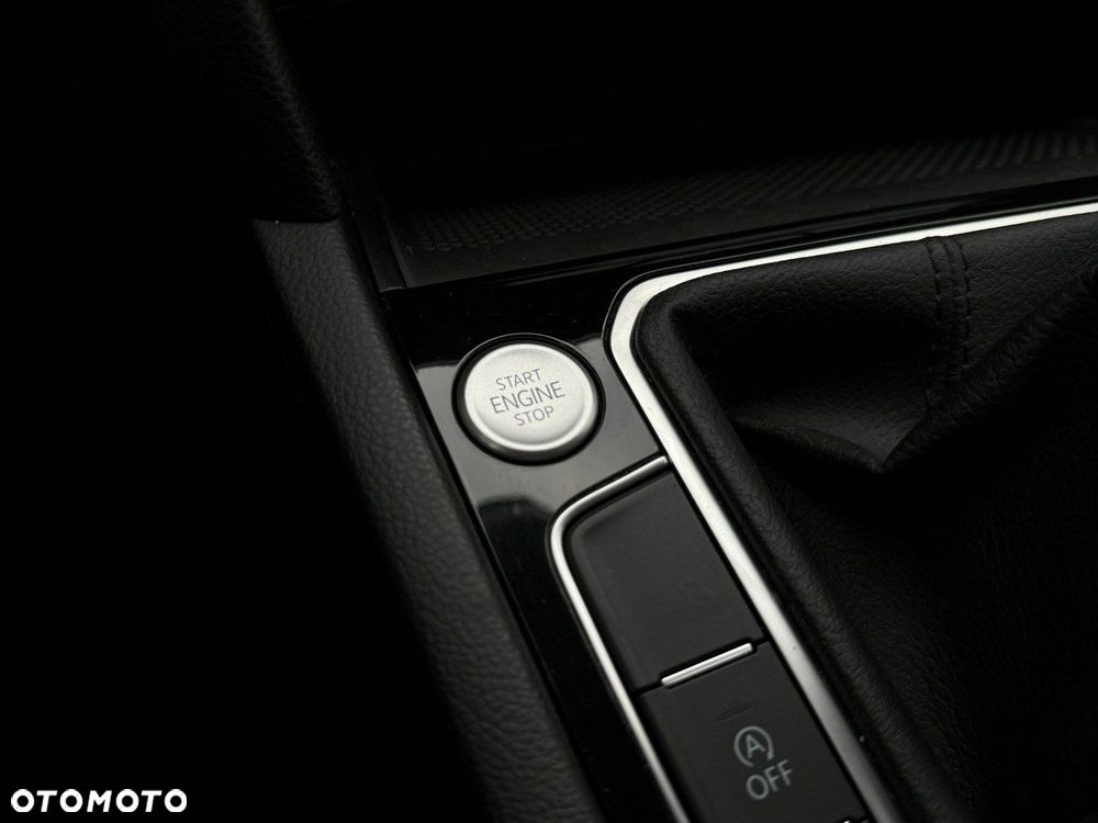 Volkswagen Passat - 30