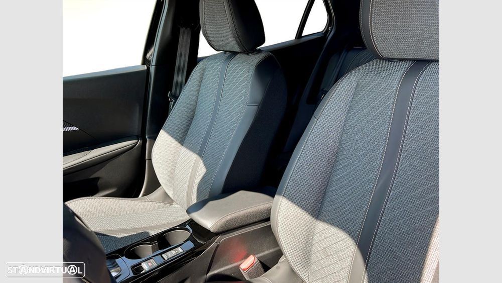 Peugeot 2008 1.2 Hybrid Allure e-DCS6 - 12