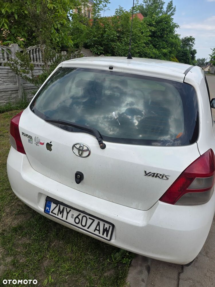 Toyota Yaris 1.0 Luna EU5 - 4
