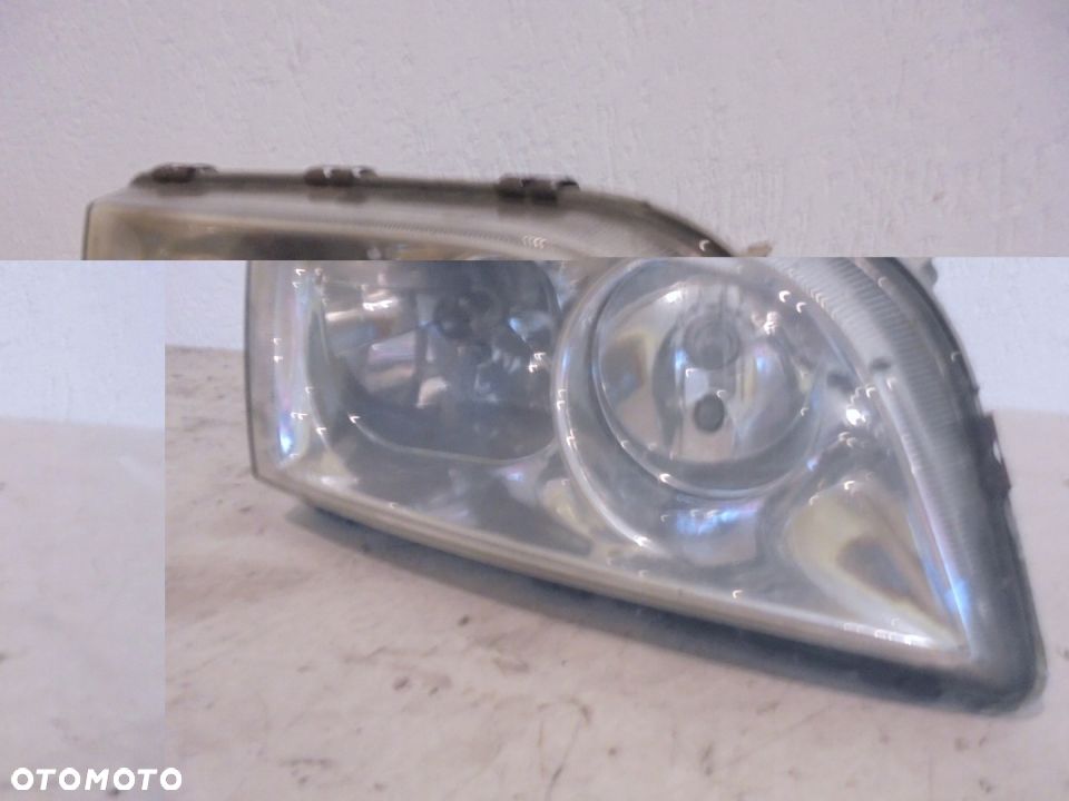 LAMPA PRAWY PRZOD VOLVO S40 - 2