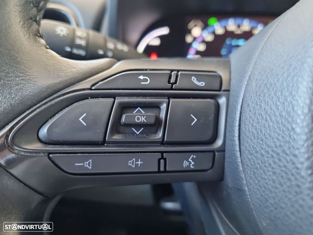 Toyota Yaris Cross 1.5 HDF Comfort Plus - 17