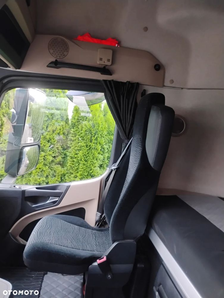 Mercedes-Benz Actros - 7