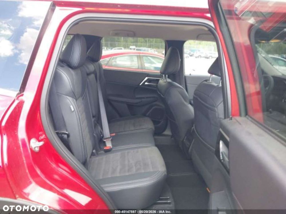 Mitsubishi Outlander - 11