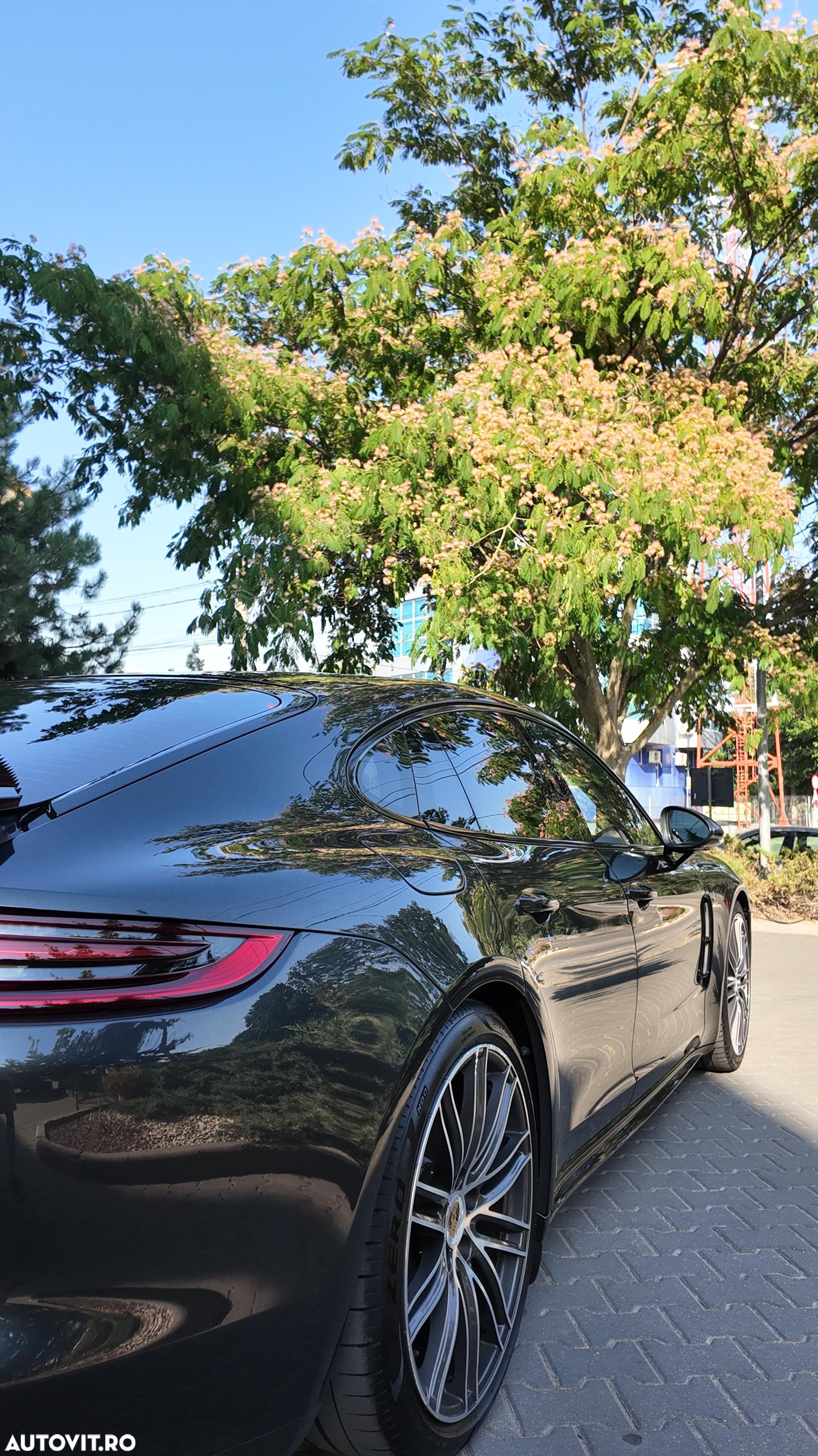 Porsche Panamera 4S - 39