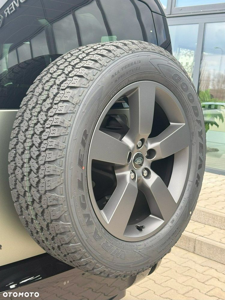 Land Rover Defender - 13