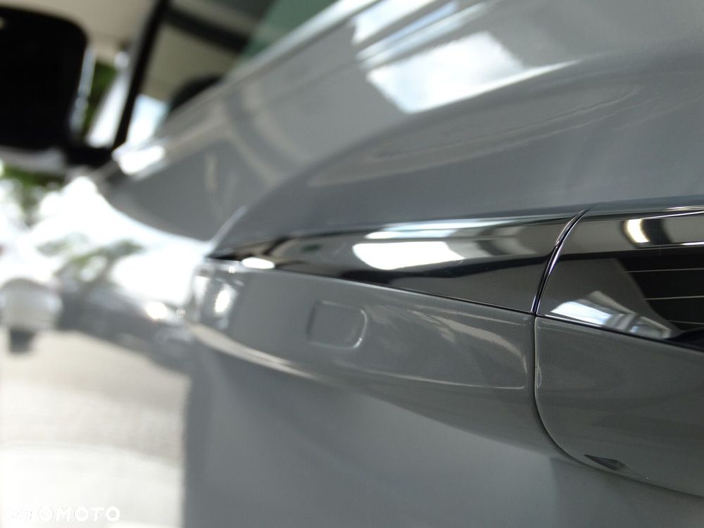 Mercedes-Benz GLB - 14