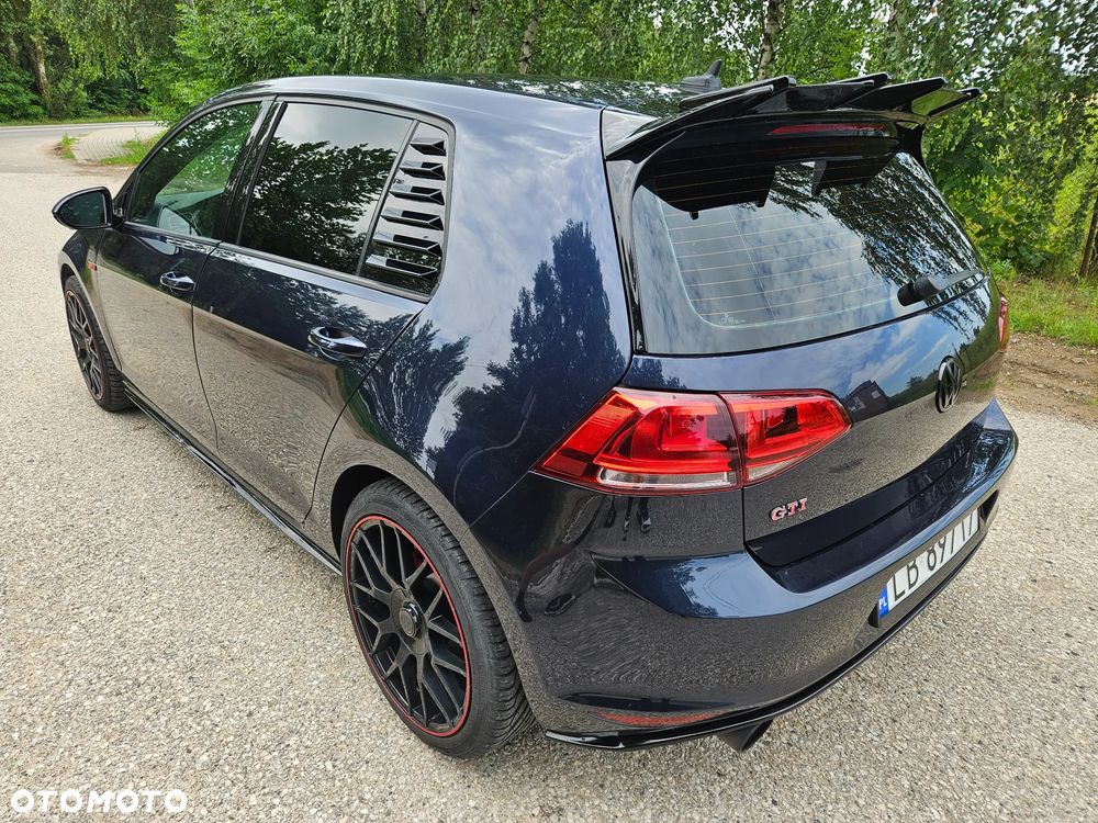 Volkswagen Golf - 3