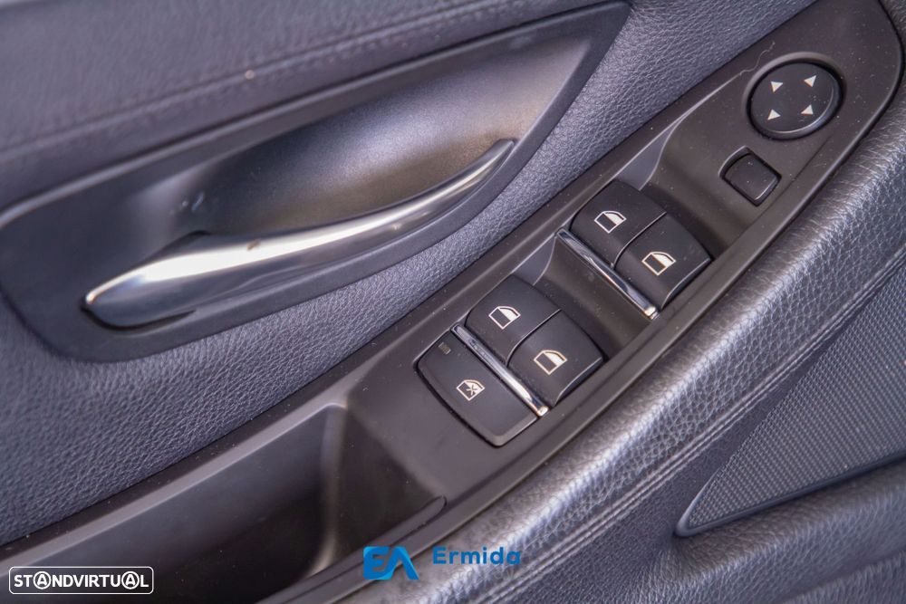 BMW 520 d Auto - 36