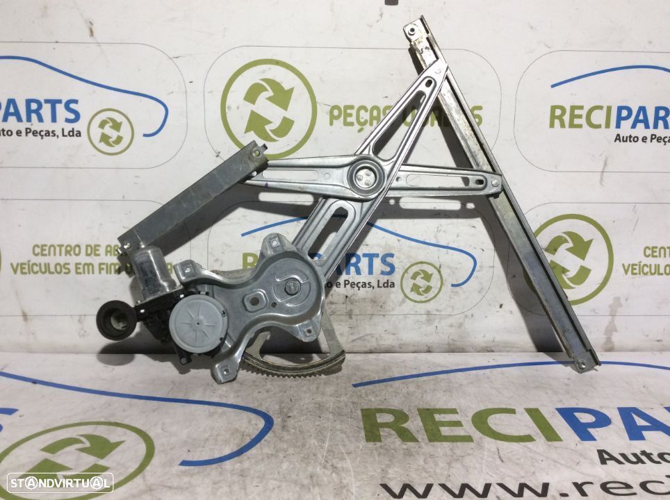 Elevador direito Toyota Auris - 1