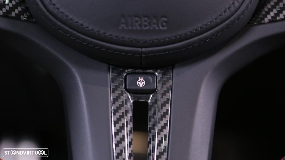 BMW M4 Competition xDrive - 14