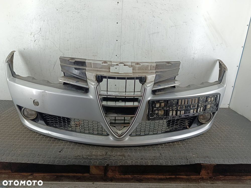 ZDERZAK PRZÓD ALFA ROMEO 159 565/A - 1