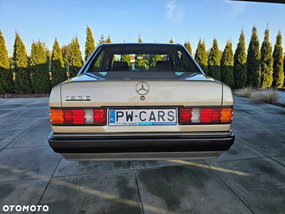 Mercedes-Benz W201 (190) - 8