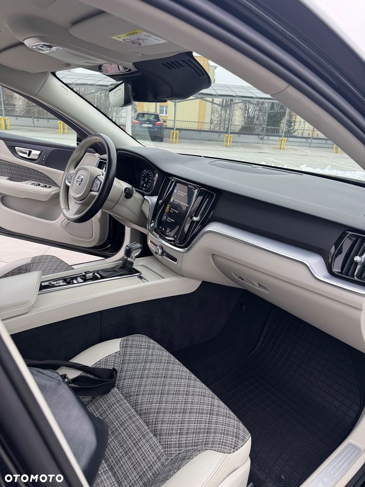 Volvo V60 D3 Momentum Pro - 18