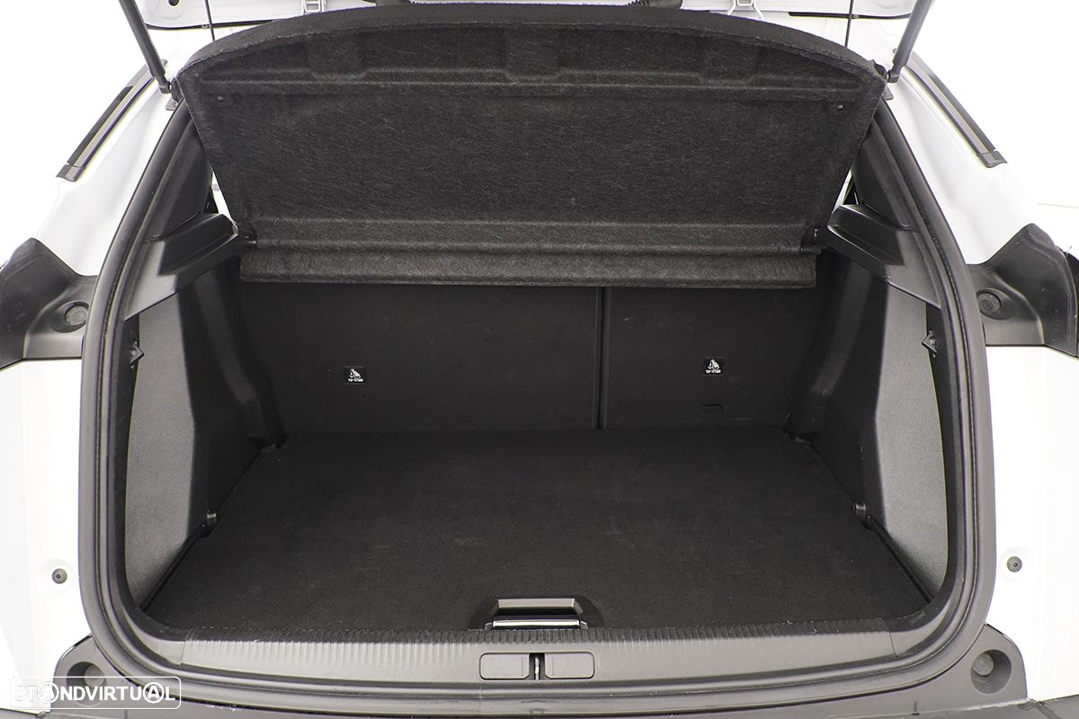 Peugeot 2008 1.2 PureTech Allure - 23