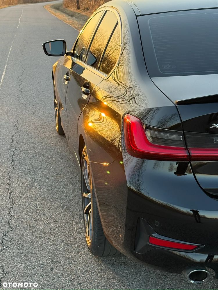 BMW Seria 3 330i xDrive Sport Line - 7