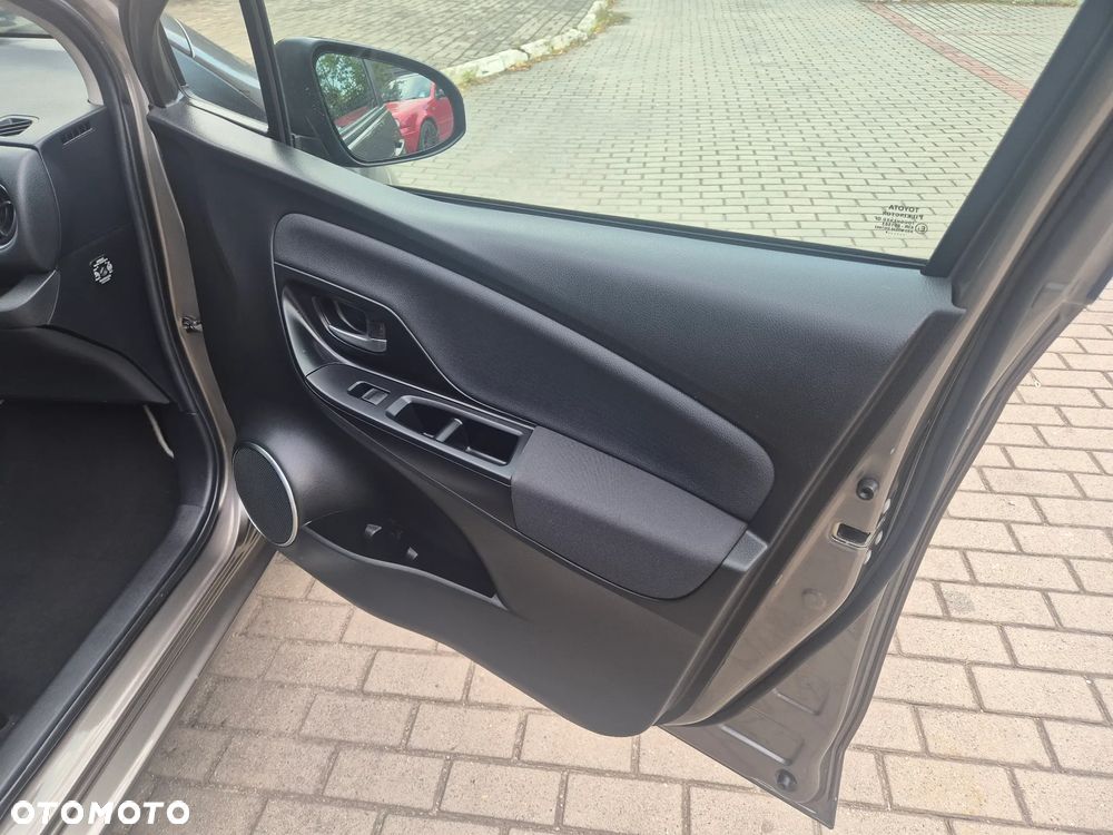 Toyota Yaris - 8