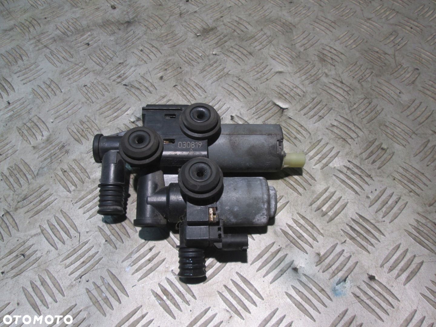 ELEKTROZAWÓR POMPKA ZAWÓR WODY BMW E46 2.0 D 8369807 - 1