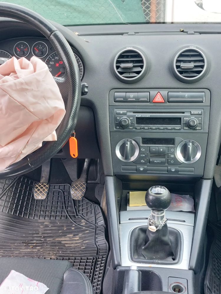 Dezmembrez Audi A3 8P - 12