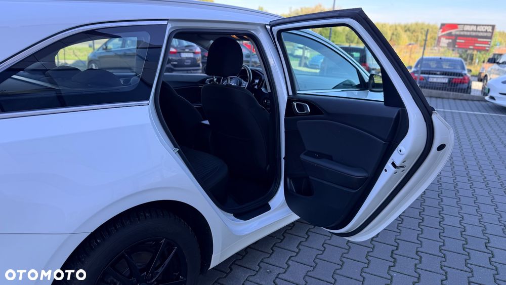 Kia Ceed - 21