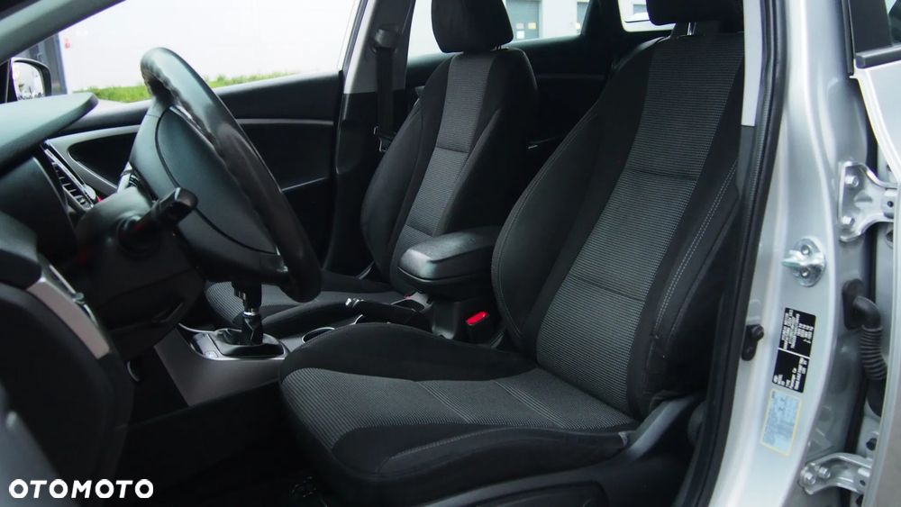 Hyundai i30 1.4 Family - 26