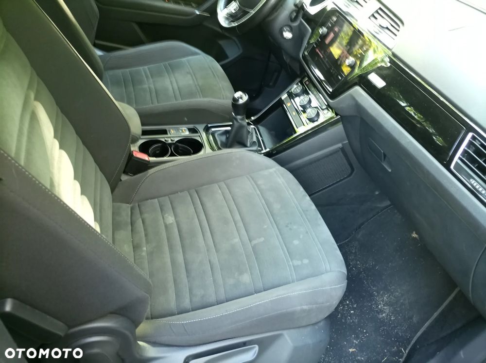 Volkswagen Touran 1.6 TDI BMT SCR Comfortline - 21