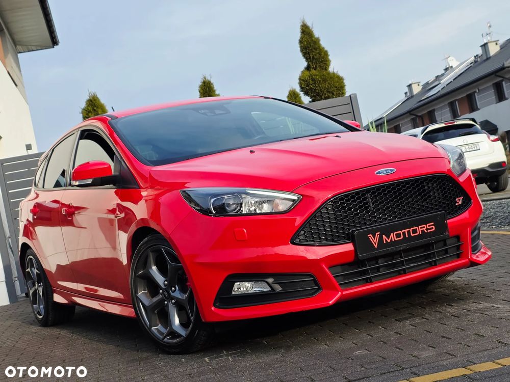 Ford Focus 2.0 TDCi ST - 40