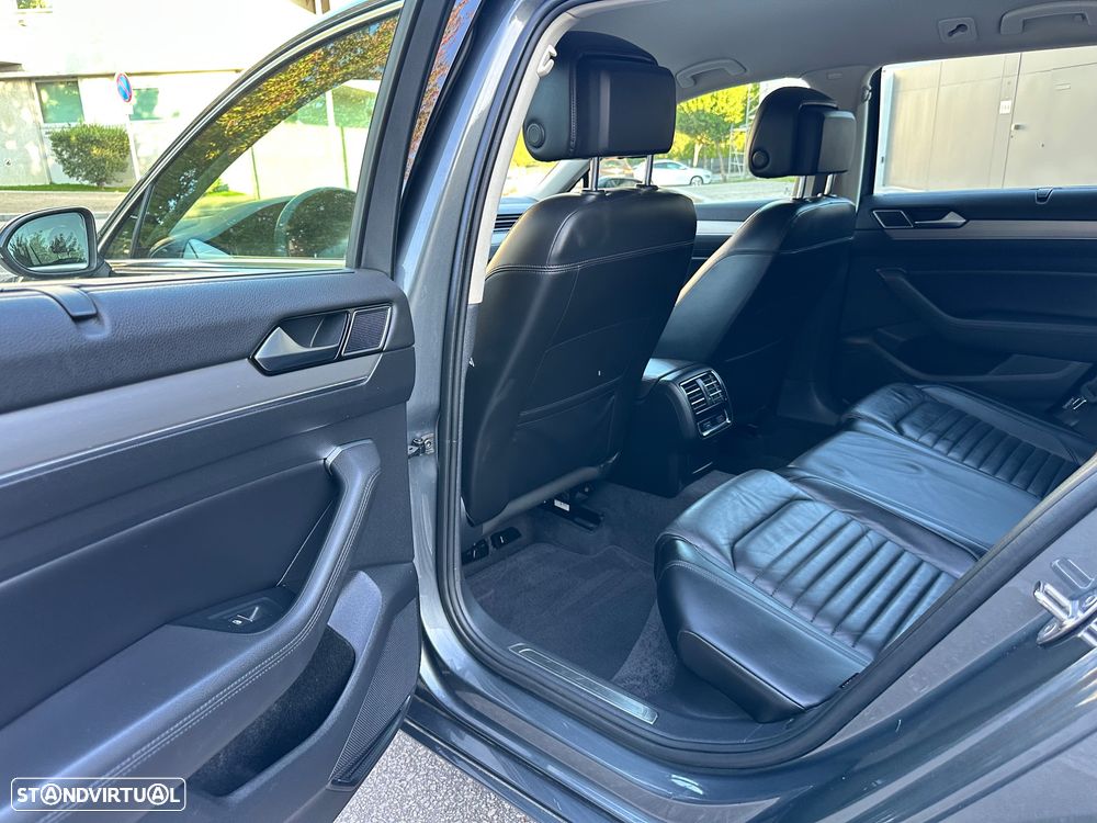 VW Passat Variant 2.0 TDi Highline DSG - 39