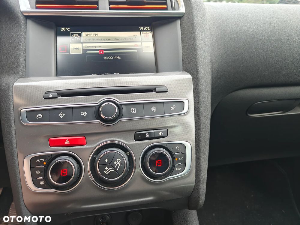 Citroën C4 1.2 PureTech Shine S&S - 6