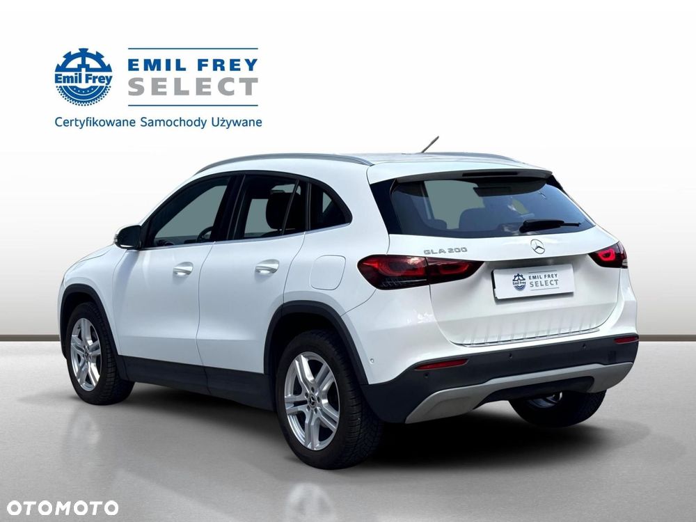 Mercedes-Benz GLA - 4