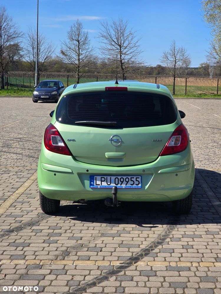 Opel Corsa 1.2 16V Cosmo - 3