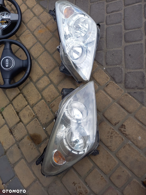 Lampa przednia opel astra h