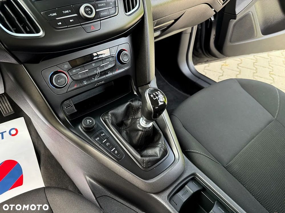 Ford Focus 1.5 EcoBlue Titanium X - 34