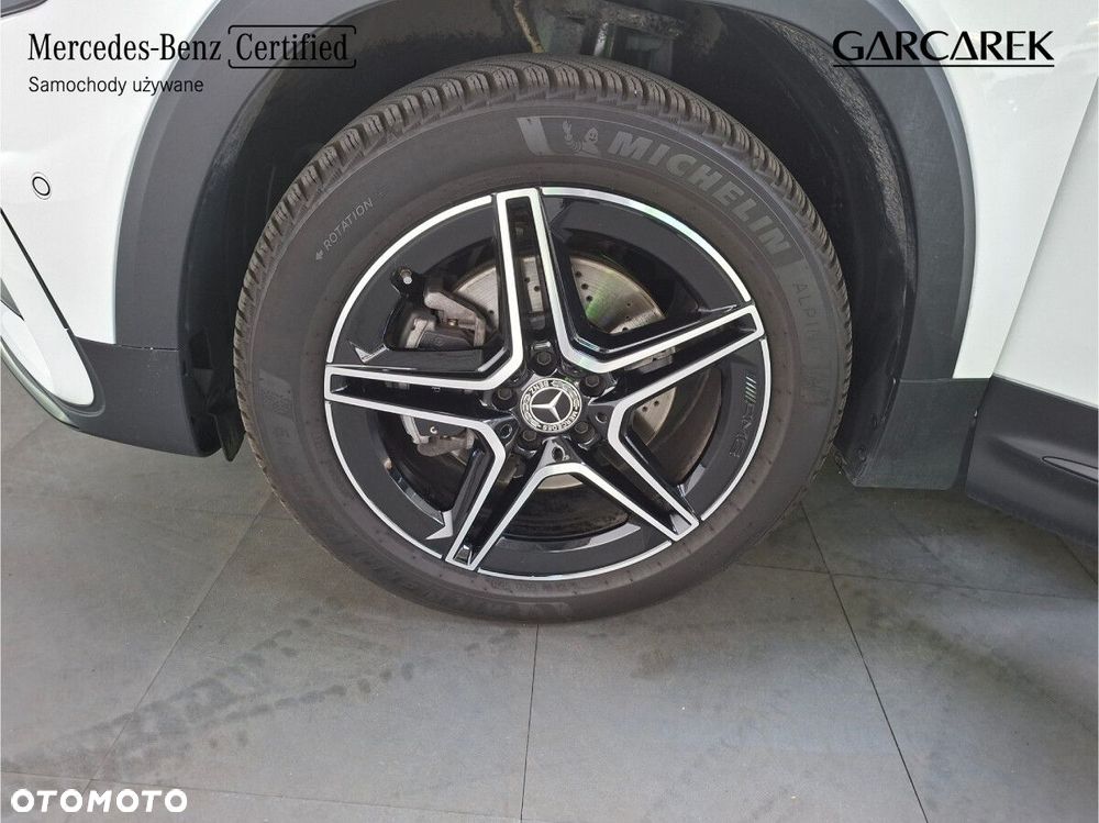 Mercedes-Benz GLB - 16
