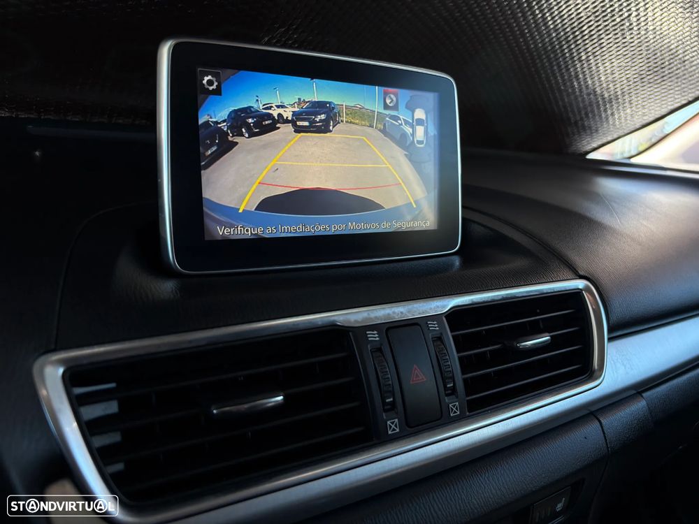 Mazda 3 Hatchback 1.5 Sky-D Evolve HS - 17