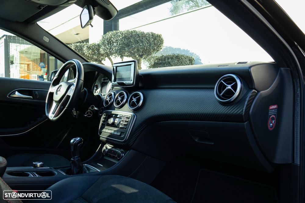 Mercedes-Benz A 180 CDI BE AMG Line - 9