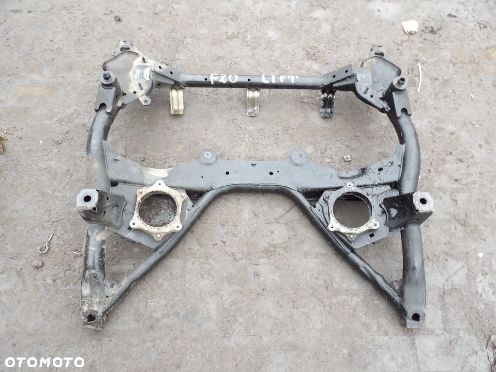 BMW - F20 , F30 - WÓZEK , SANKI , BELKA - PRZÓD - BEZ PODUSZEK - 2