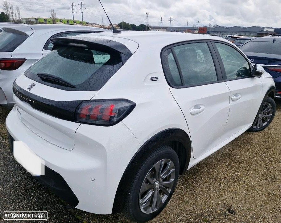 Peugeot e-208 Allure - 3