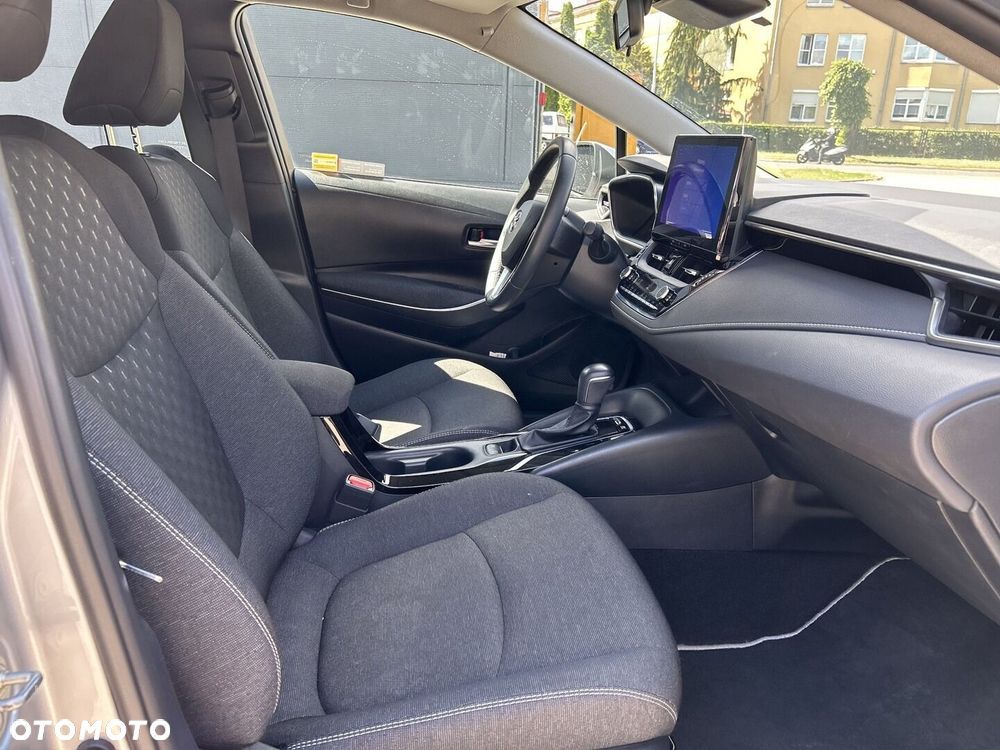 Toyota Corolla 1.8 Hybrid Comfort - 10