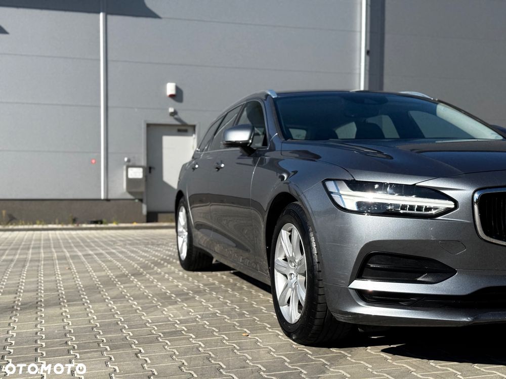 Volvo V90 D3 Momentum - 32
