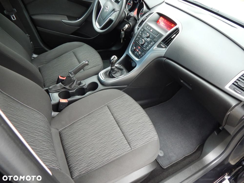 Opel Astra 1.6 150 Jahre - 15
