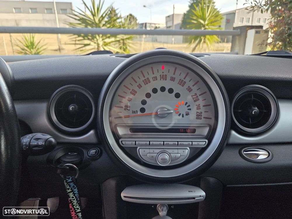 MINI 3 Portas One 1.4 - 25