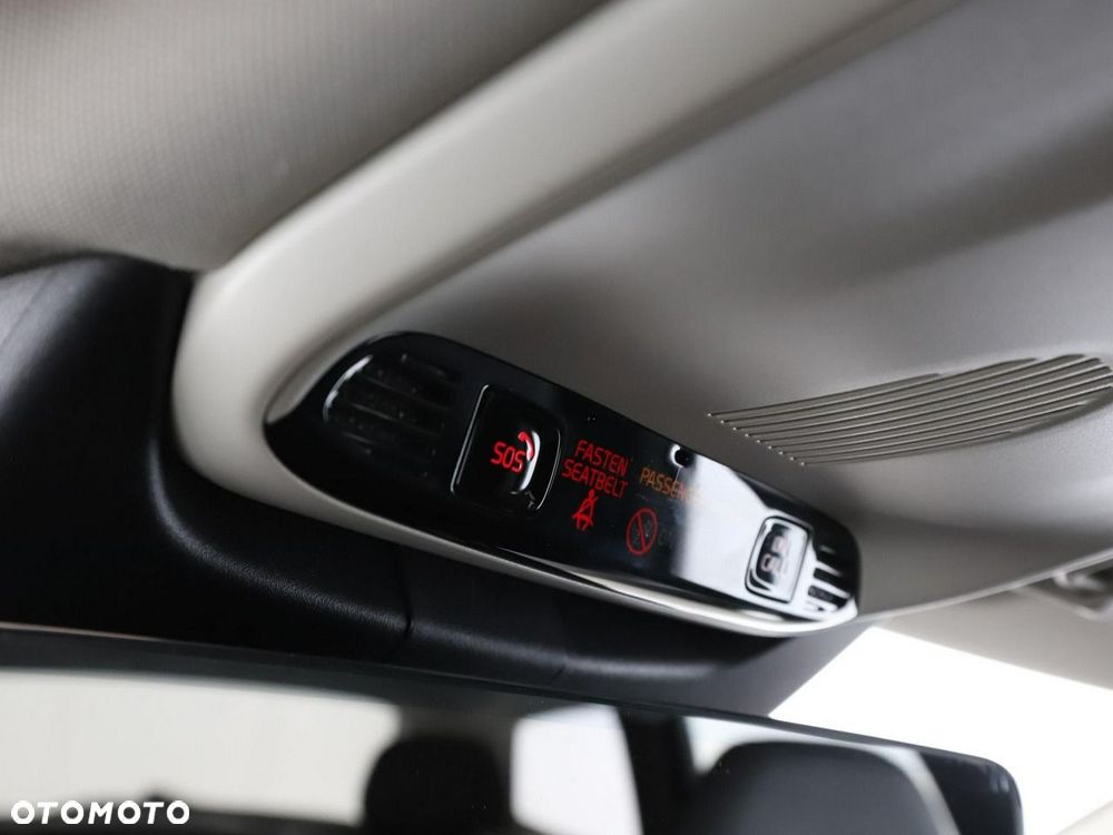 Volvo V90 Cross Country D4 AWD - 34