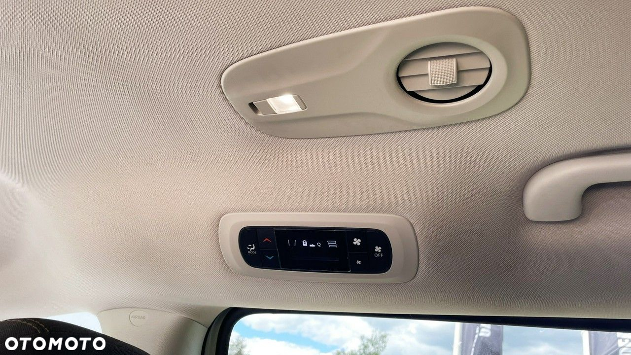 Chrysler Pacifica - 11