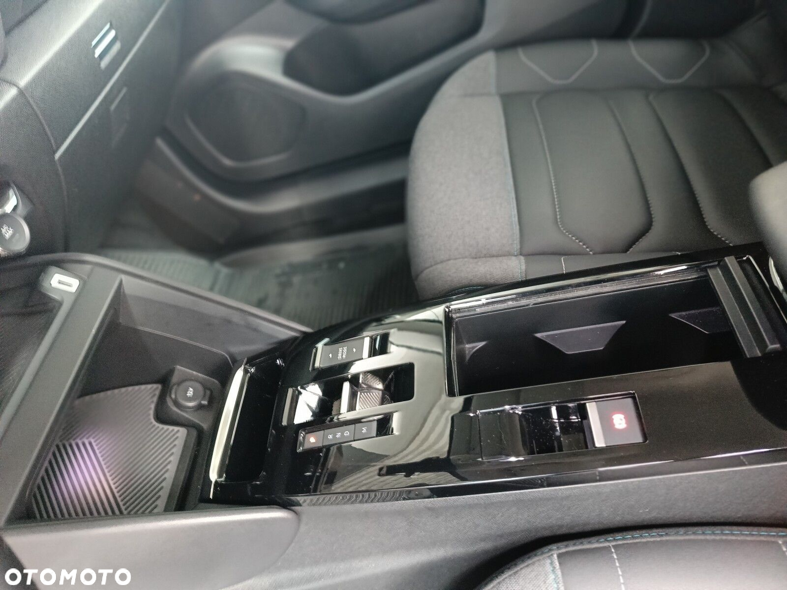 Citroën C4 1.2 PureTech Shine S&S EAT8 - 24