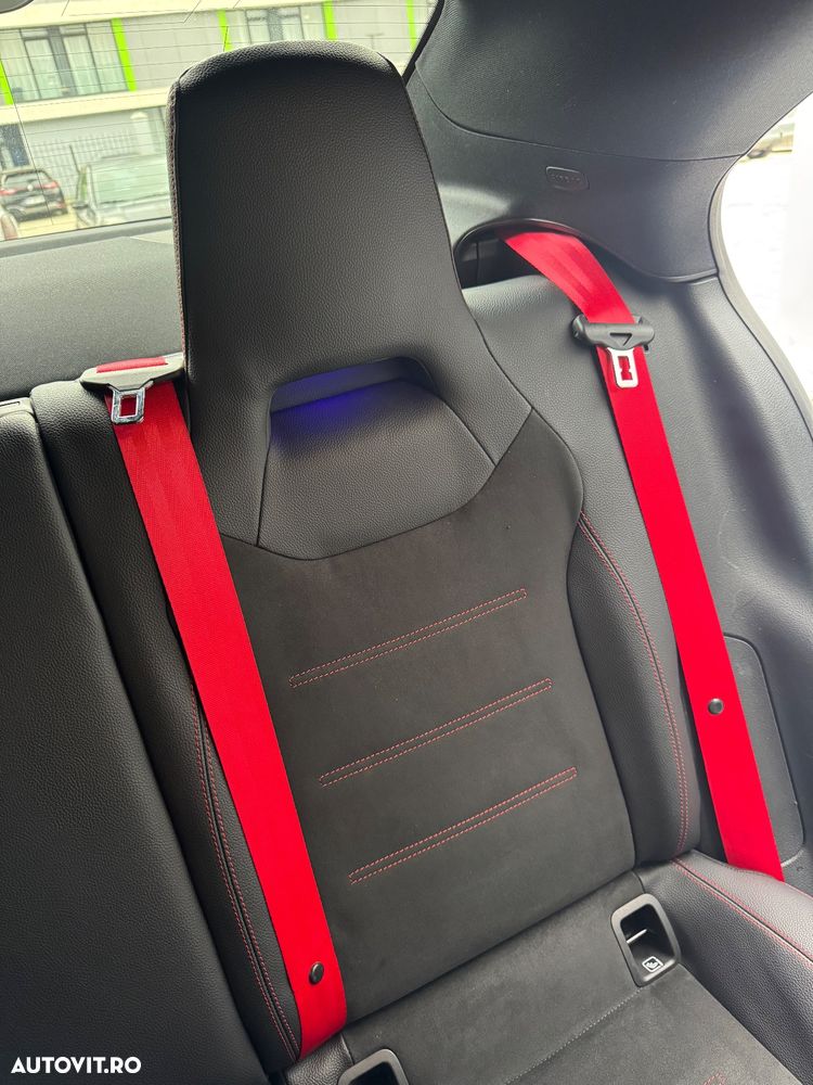 Mercedes-Benz CLA - 13