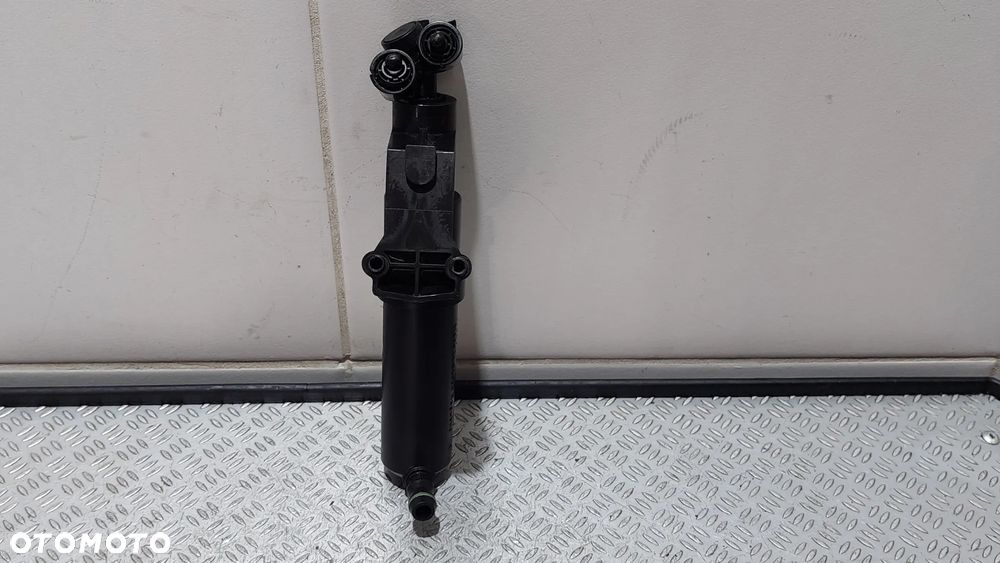 SPRYSKIWACZ LAMPY LEWY PRZÓD VOLVO V50 2,5 T R2005 NR 1307030218