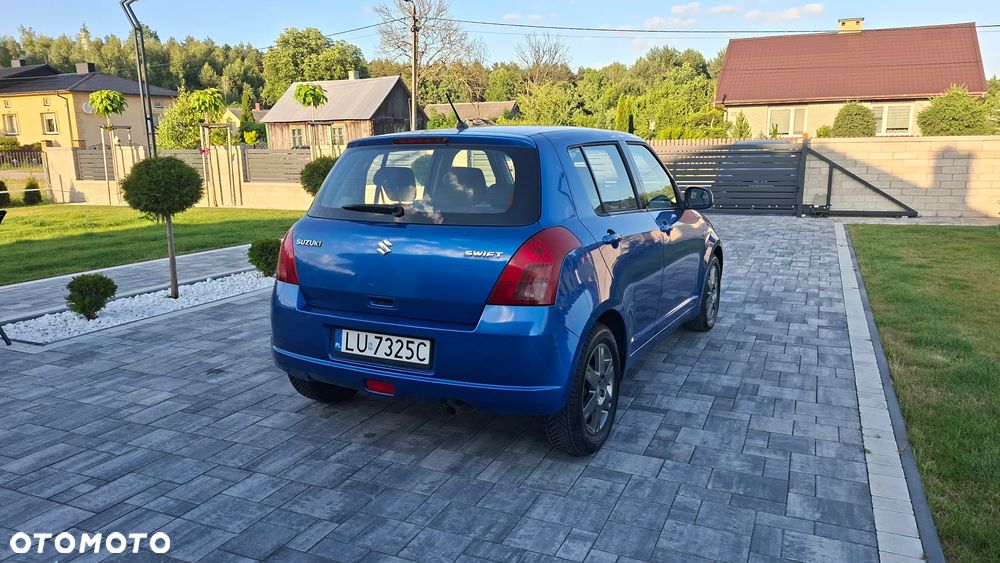 Suzuki Swift - 4
