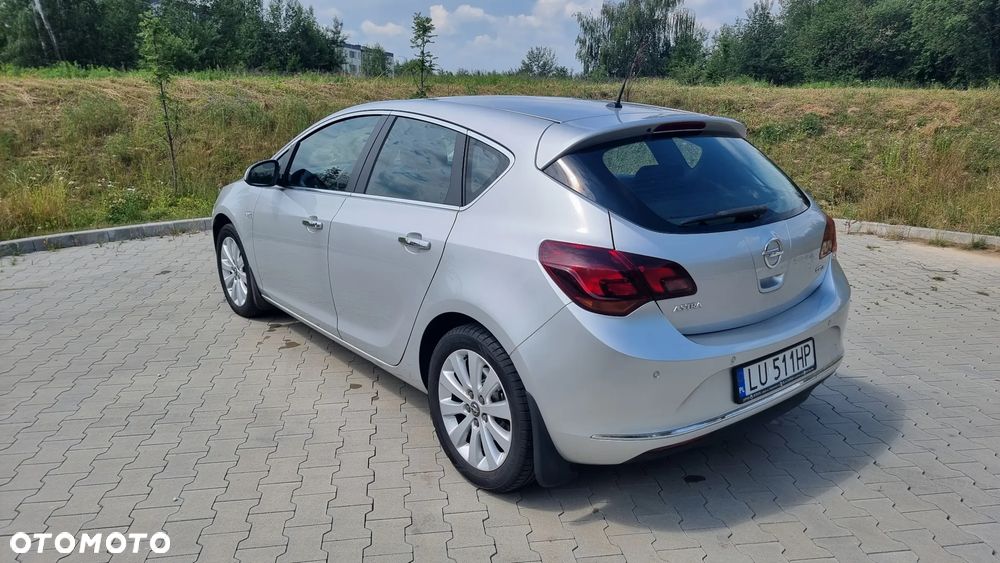 Opel Astra 1.7 CDTI Cosmo - 8