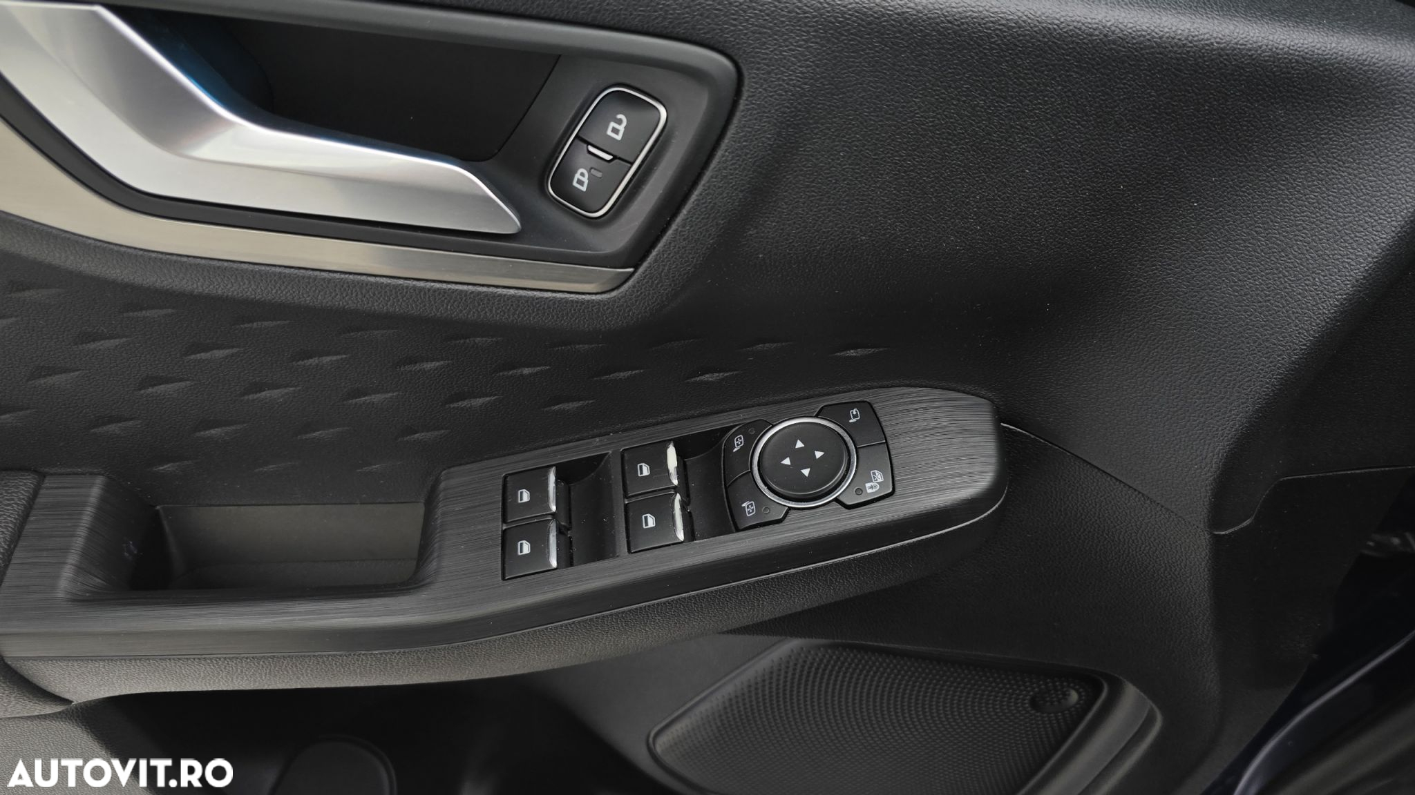 Ford Kuga - 11